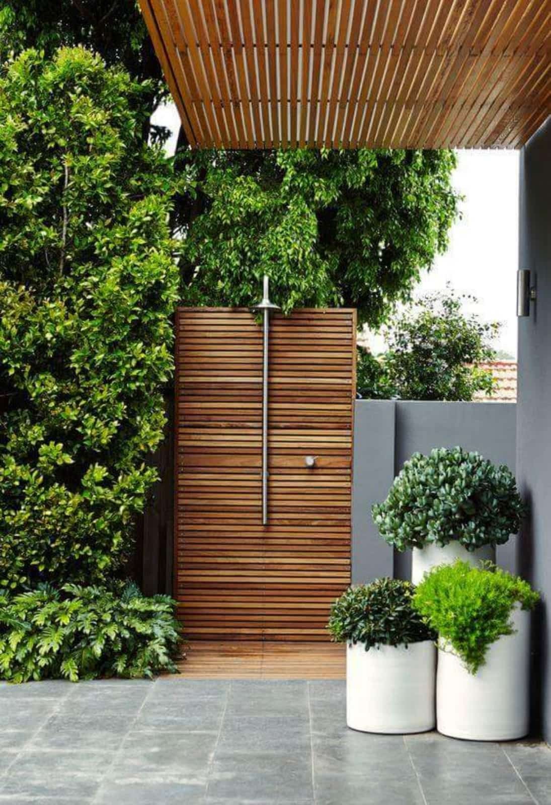 Revestimento Ripado e Estrutura para Chuveiro Externo